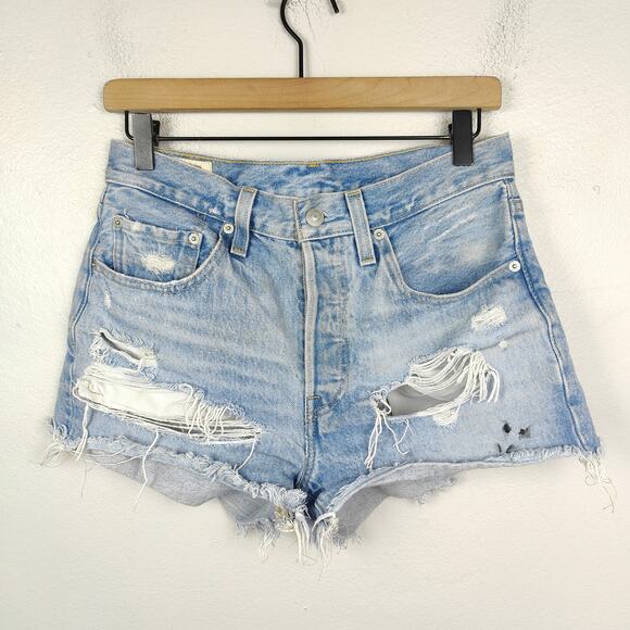 Levis 501 Shorts Womens 26‎ Denim Cut Offs Light Wash Button Fly Distressed Boho - Picture 1 of 10